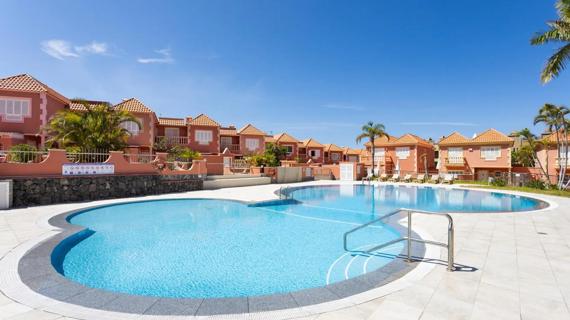 Two Modern And Bright Apartments Near El Duque Beach Costa Adeje